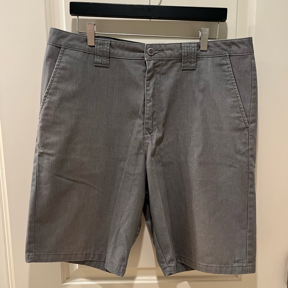 Last call! Donated 5/25: O’Neill Gray Men’s Shorts Relaxed Fit 36